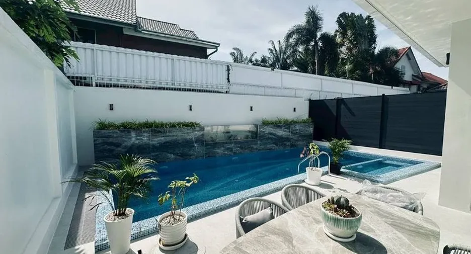 Villa en venta de 4 habitaciones en Bang Lamung, Chonburi