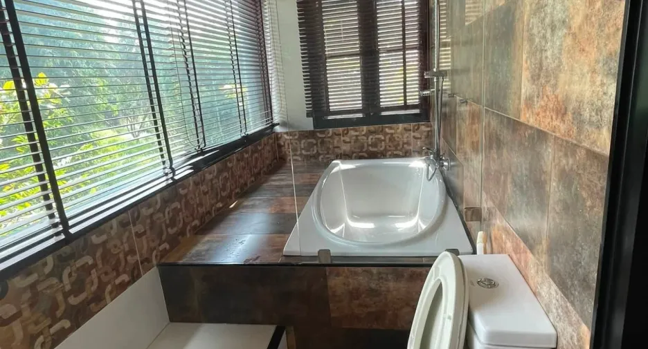 Haus zum Kauf mit 5 Zimmer in Huay Yai, Pattaya