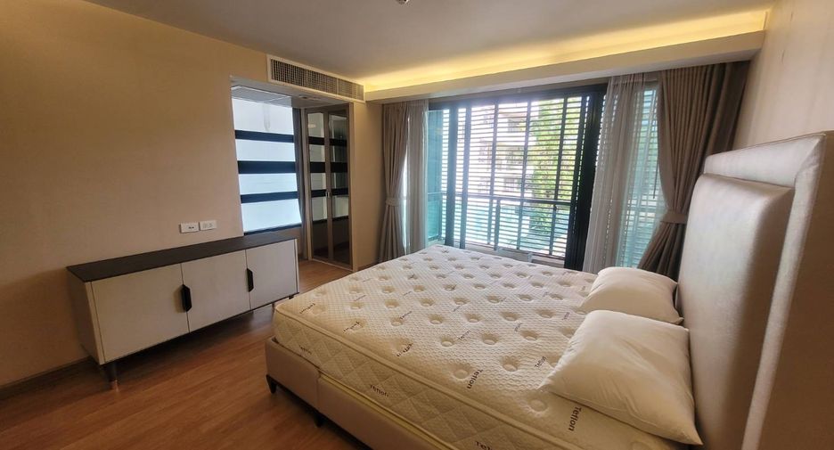For rent 3 bedrooms condo in Pathum Wan, Bangkok