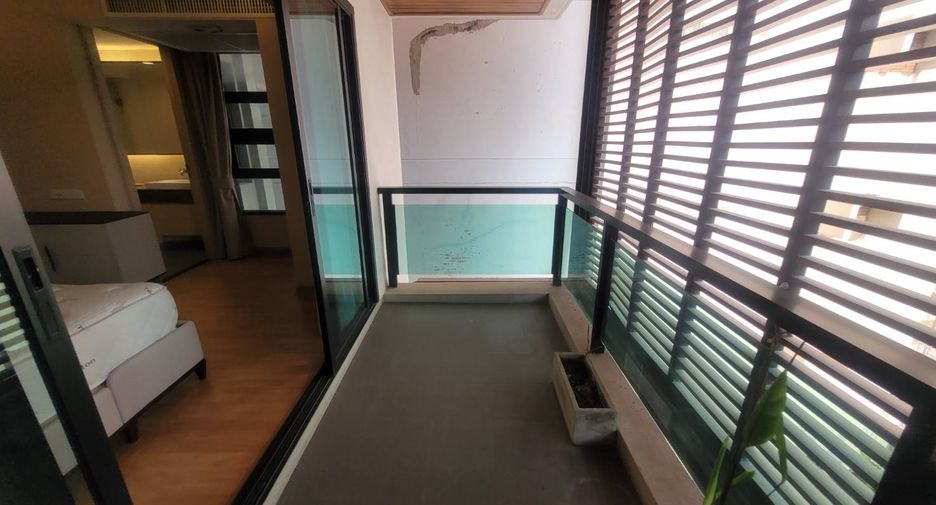 For rent 3 bedrooms condo in Pathum Wan, Bangkok