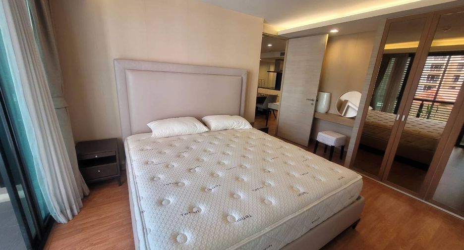 For rent 3 bedrooms condo in Pathum Wan, Bangkok