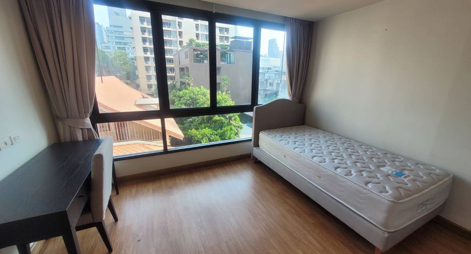 For rent 3 bedrooms condo in Pathum Wan, Bangkok