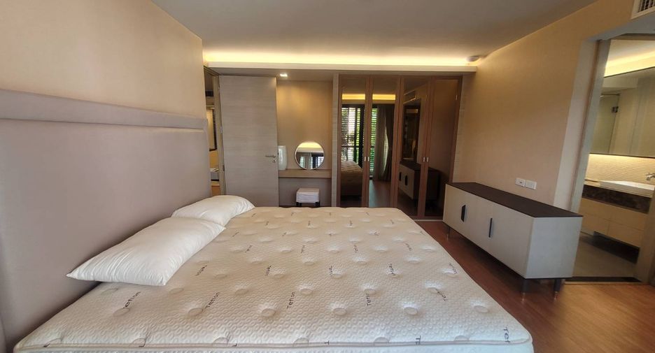 For rent 3 bedrooms condo in Pathum Wan, Bangkok