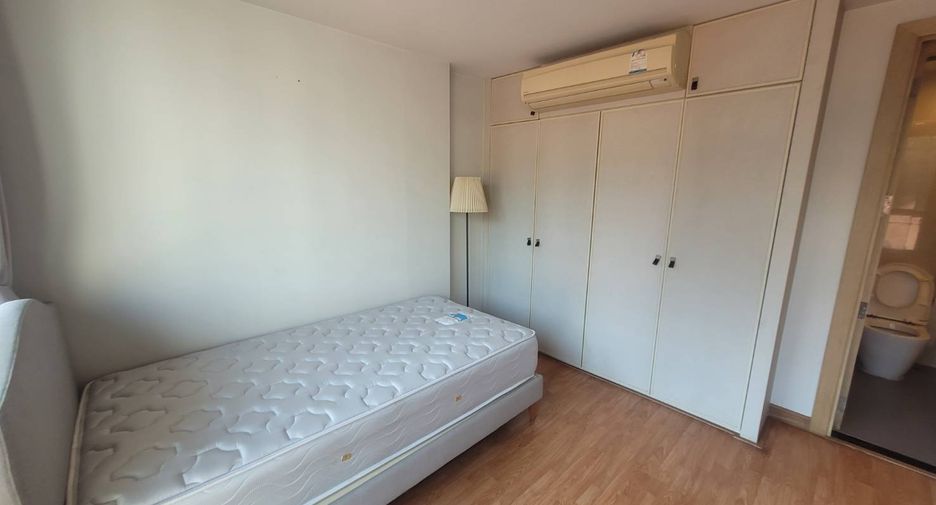 For rent 3 bedrooms condo in Pathum Wan, Bangkok