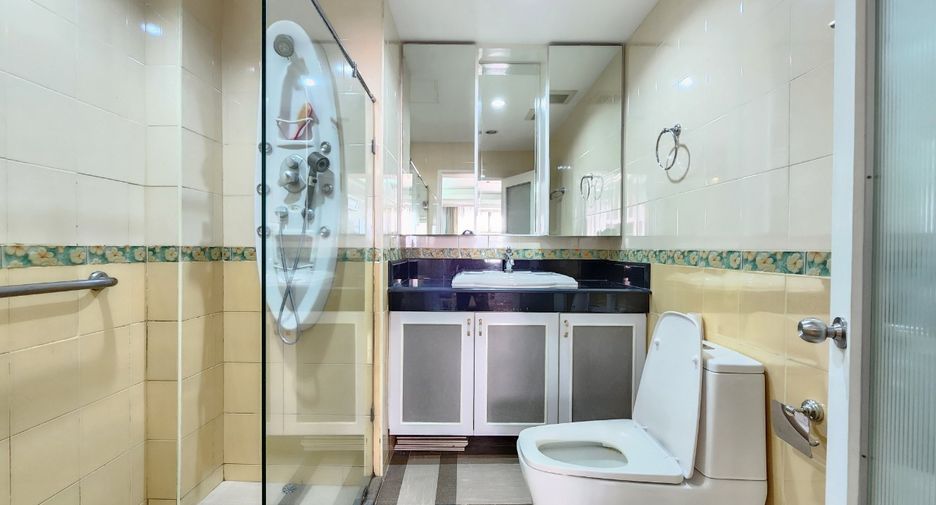 For rent 2 ベッドルーム condo in Khlong Toei, Bangkok