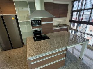Condo en alquiler de 2 habitaciones en Watthana, Bangkok