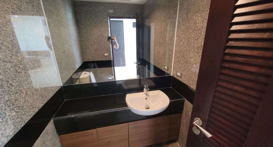 Condo en alquiler de 2 habitaciones en Watthana, Bangkok