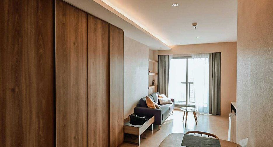 For rent 1 bed condo in Watthana, Bangkok