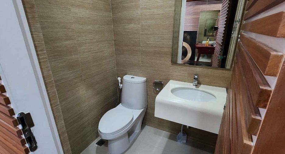For rent 3 bedrooms condo 