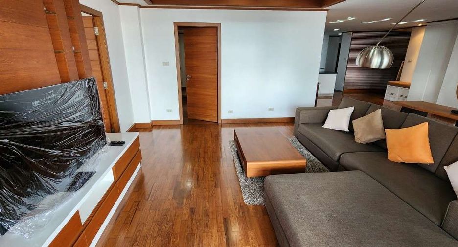 For rent 3 bedrooms condo 