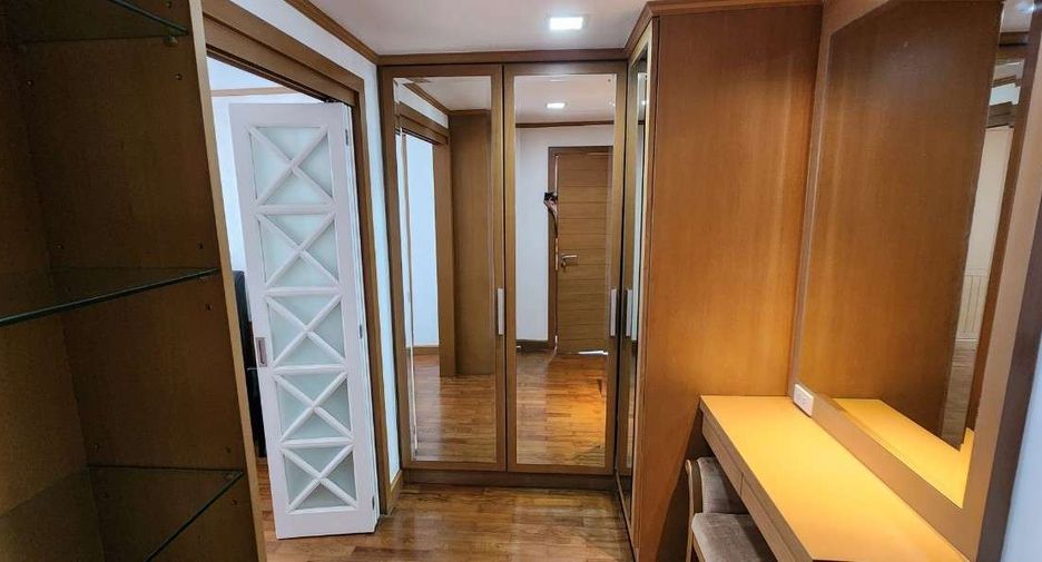 For rent 3 bedrooms condo 