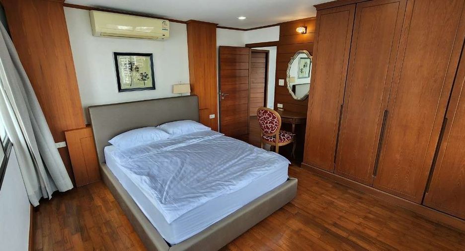 For rent 3 bedrooms condo 