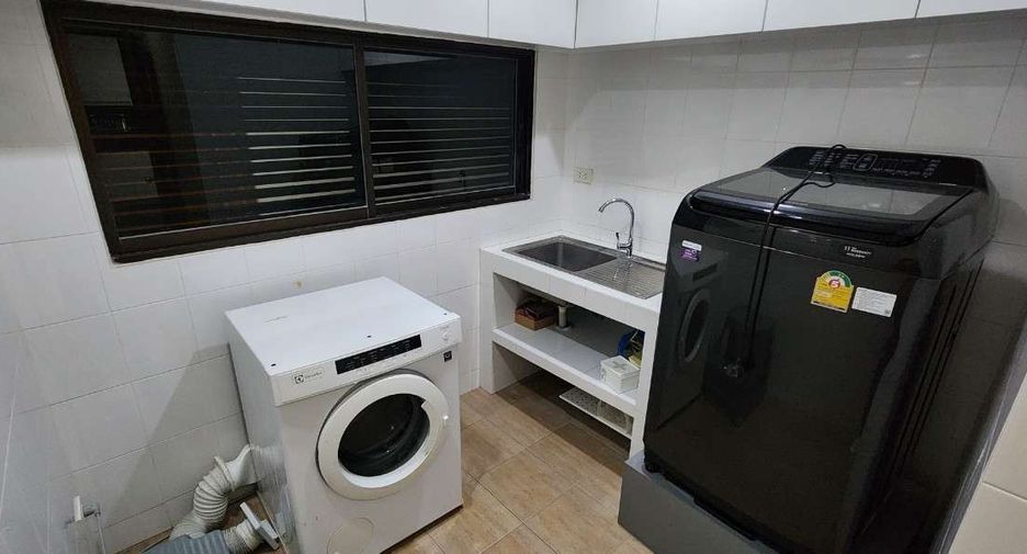 For rent 3 bedrooms condo 