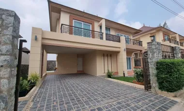 Casa en alquiler de 4 habitaciones en Bang Lamung, Chonburi