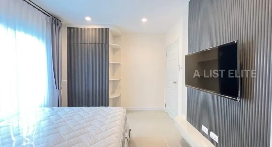 Casa en alquiler de 4 habitaciones en Bang Lamung, Chonburi