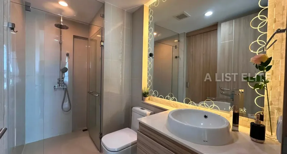 For sale 2 ベッドルーム condo 