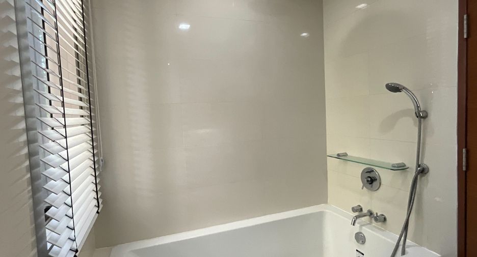 For rent 2 bedrooms condo 