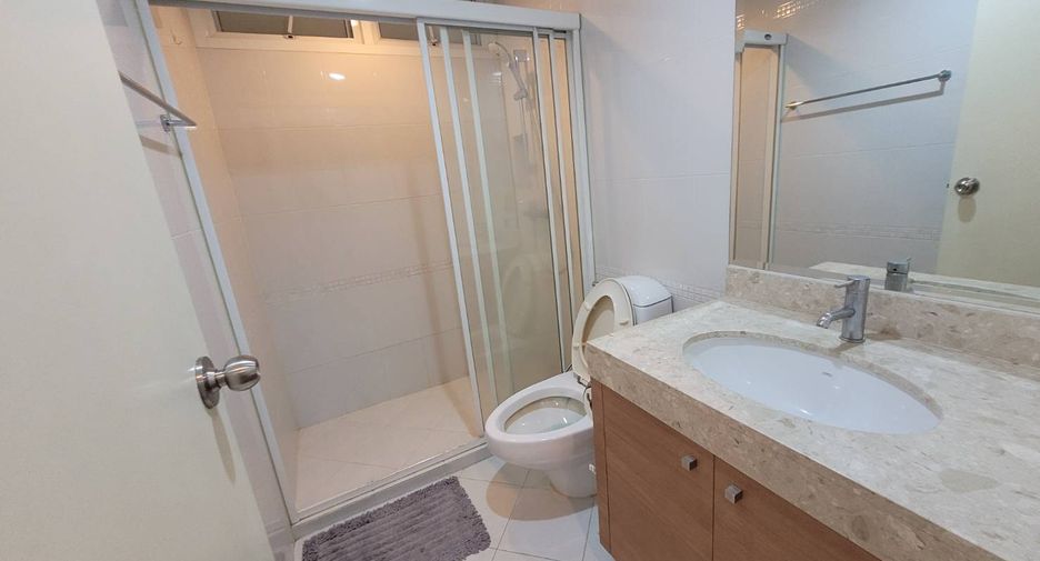 Condo en alquiler y en venta de 2 habitaciones en Khlong Toei, Bangkok