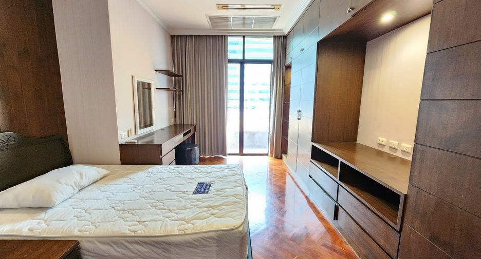 À louer 4 chambres condo à Watthana, Bangkok