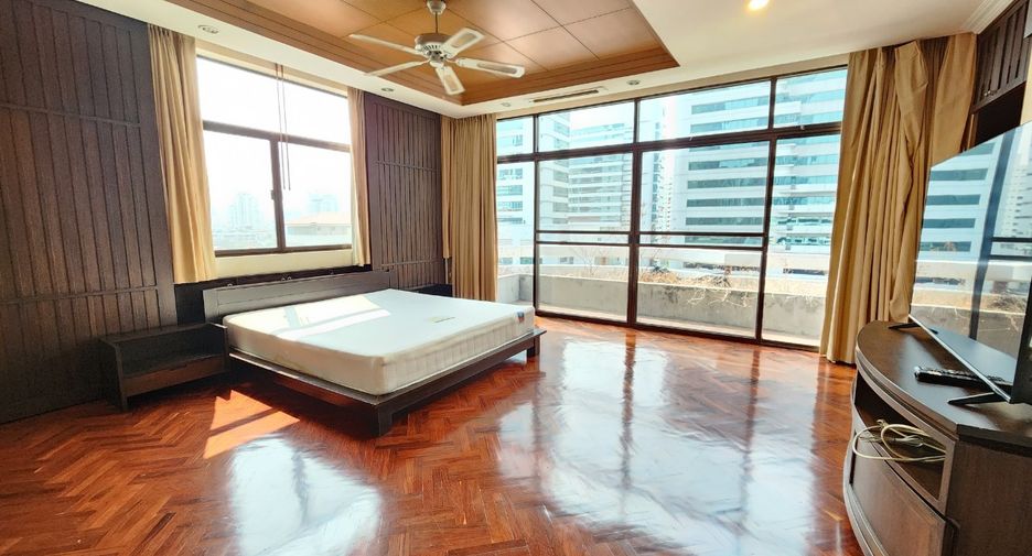 À louer 4 chambres condo à Watthana, Bangkok