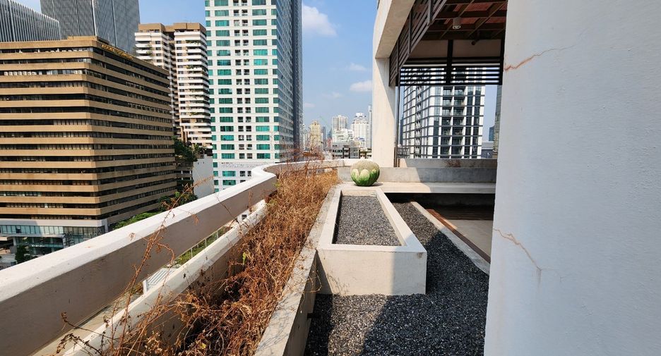 À louer 4 chambres condo à Watthana, Bangkok