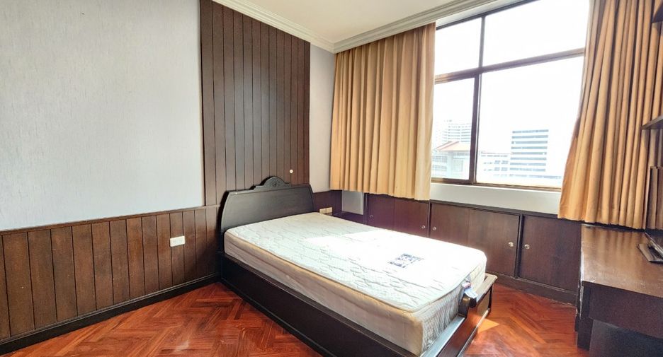 À louer 4 chambres condo à Watthana, Bangkok