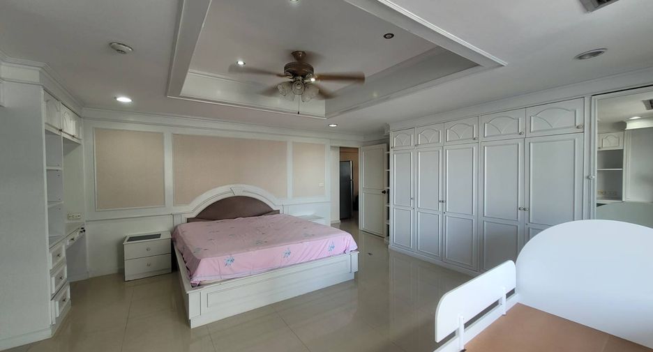 Condo en alquiler de 3 habitaciones en Watthana, Bangkok