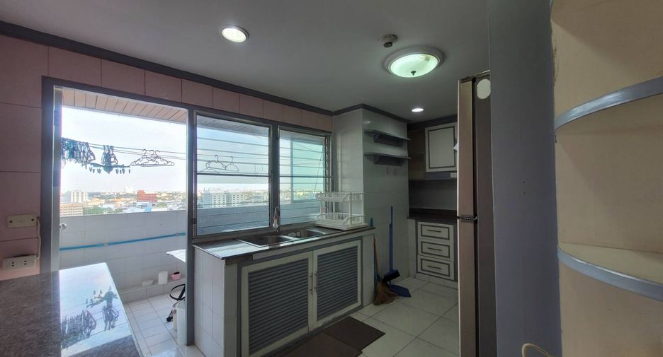 Condo en alquiler de 3 habitaciones en Watthana, Bangkok