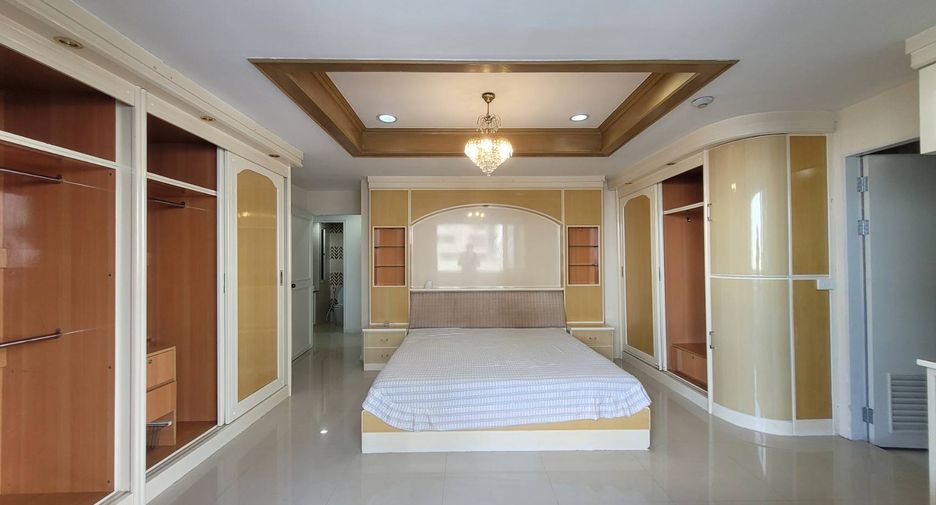 Condo en alquiler de 3 habitaciones en Watthana, Bangkok