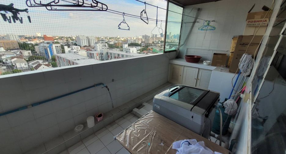 Condo en alquiler de 3 habitaciones en Watthana, Bangkok