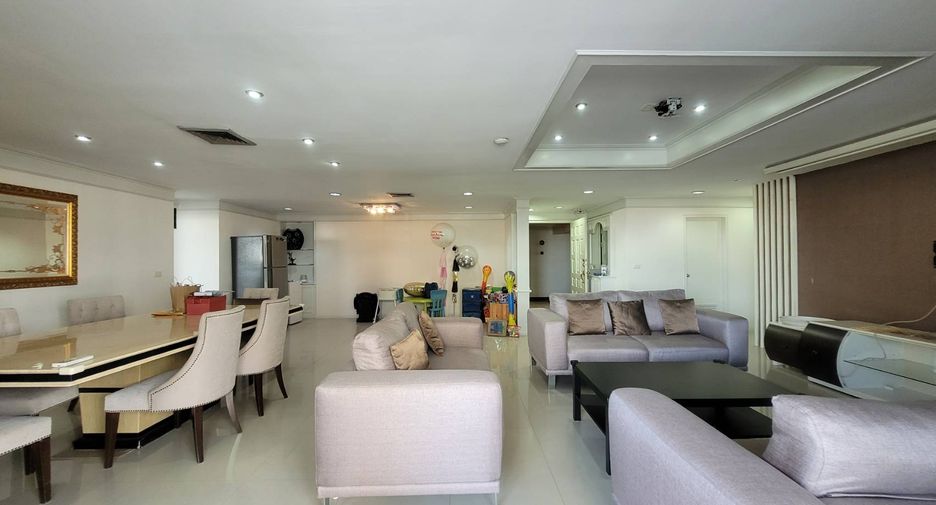 Condo en alquiler de 3 habitaciones en Watthana, Bangkok