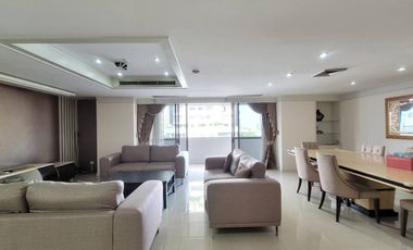 Condo en alquiler de 3 habitaciones en Watthana, Bangkok