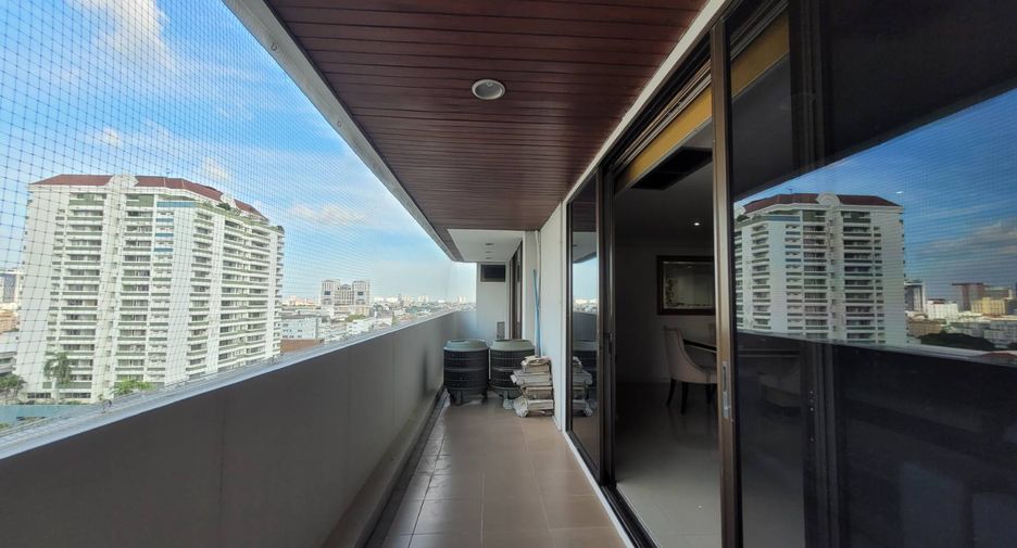 Condo en alquiler de 3 habitaciones en Watthana, Bangkok