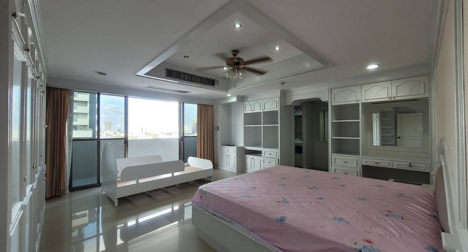 Condo en alquiler de 3 habitaciones en Watthana, Bangkok