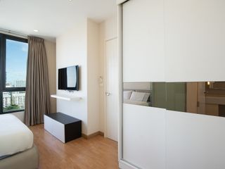 À louer 2 chambres condo à Phra Khanong, Bangkok