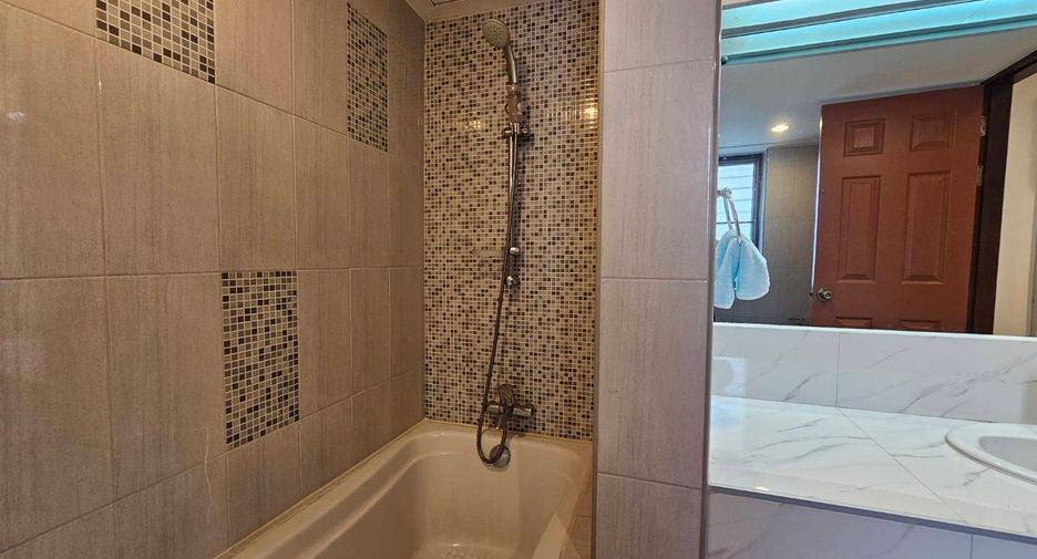 For rent 2 ベッドルーム condo in Khlong Toei, Bangkok