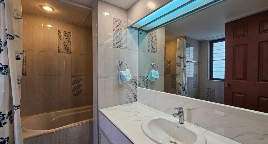 For rent 2 ベッドルーム condo in Khlong Toei, Bangkok
