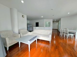 Condo en alquiler de 3 habitaciones en Watthana, Bangkok