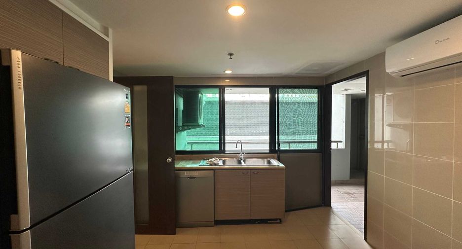 For rent 3 ベッドルーム condo in Watthana, Bangkok