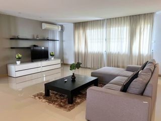 Condo en alquiler de 3 habitaciones en Watthana, Bangkok