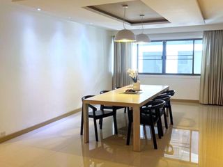 Condo en alquiler de 3 habitaciones en Watthana, Bangkok
