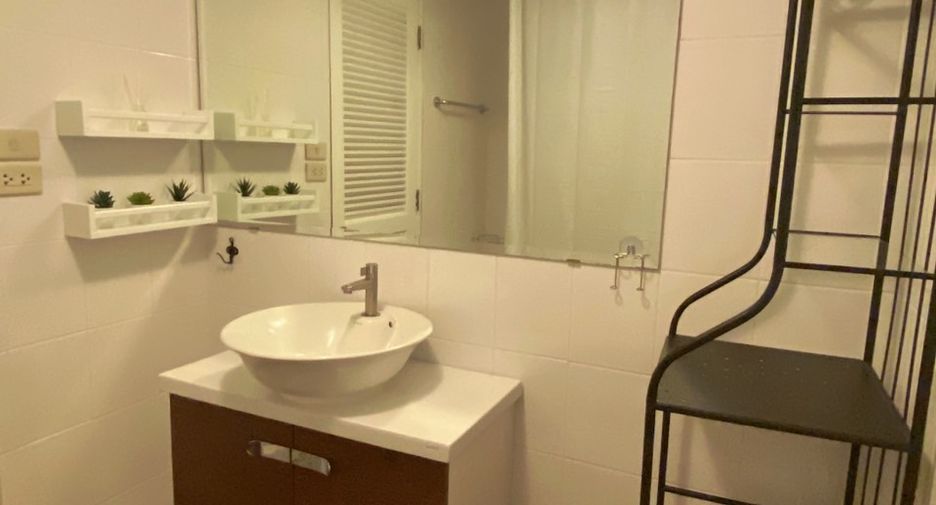 For rent and for sale 2 bedrooms condo 