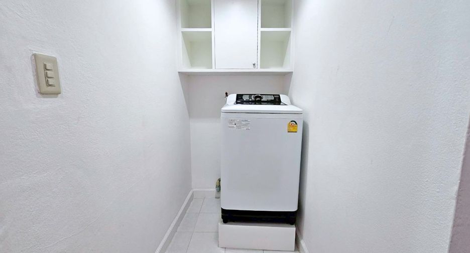 For rent 2 bedrooms condo 
