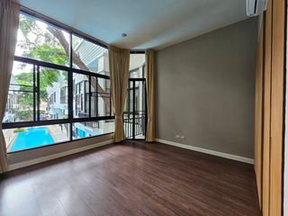 For rent 4 bedrooms condo in Khlong Toei, Bangkok