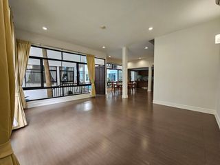 For rent 4 bedrooms condo in Khlong Toei, Bangkok