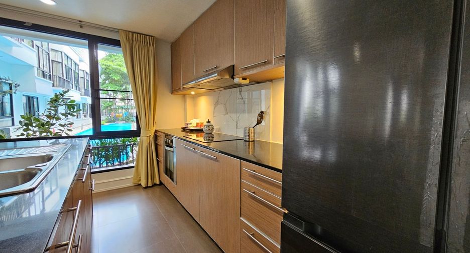 For rent 4 bedrooms condo in Khlong Toei, Bangkok