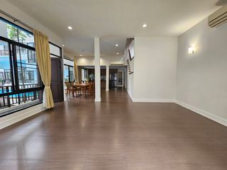 For rent 4 bedrooms condo in Khlong Toei, Bangkok