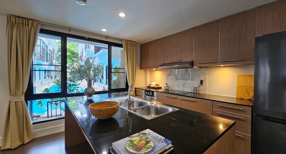 For rent 4 bedrooms condo in Khlong Toei, Bangkok