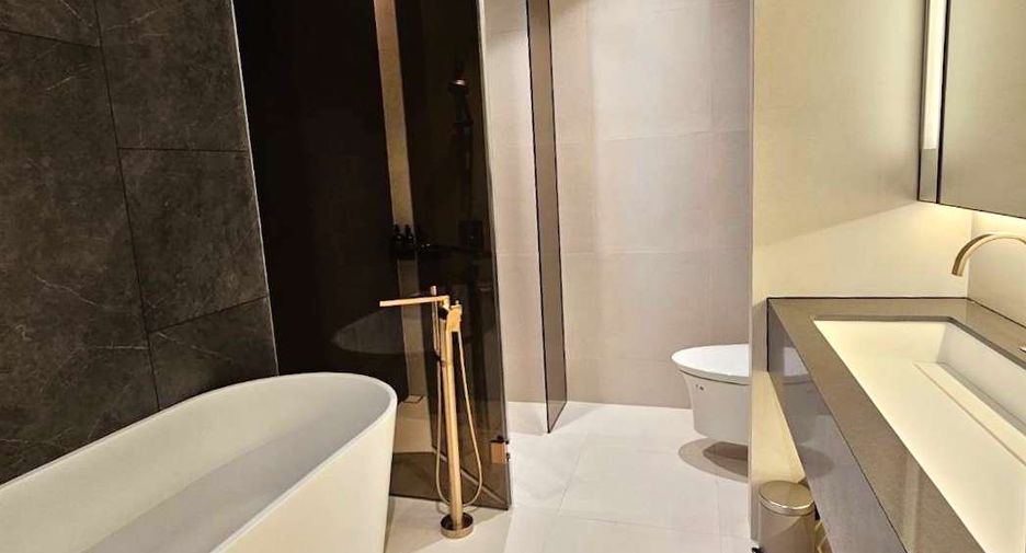 For rent 2 bedrooms condo in Khlong Toei, Bangkok