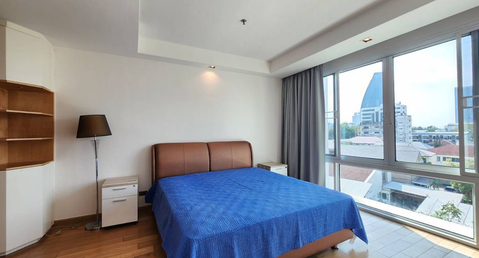 Condo en alquiler de 4 habitaciones en Khlong Toei, Bangkok